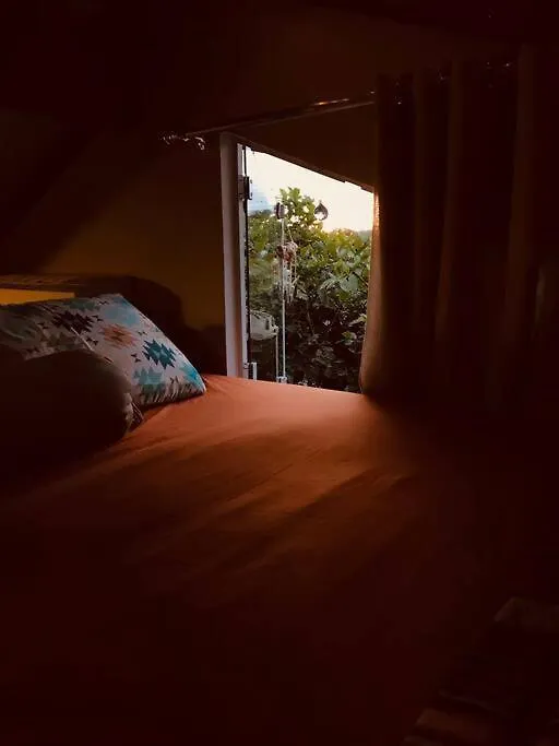 Durma Olhando O Ceu Em Cabana Com Claraboia 페냐 펜션